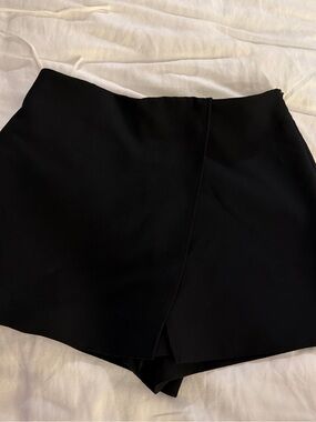 Zara Black High-Waist Skort